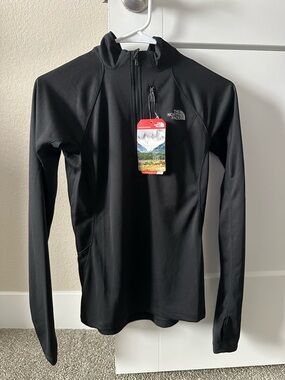NWT The North Face Women’s Black Zip-Up Midlayer Size XS
